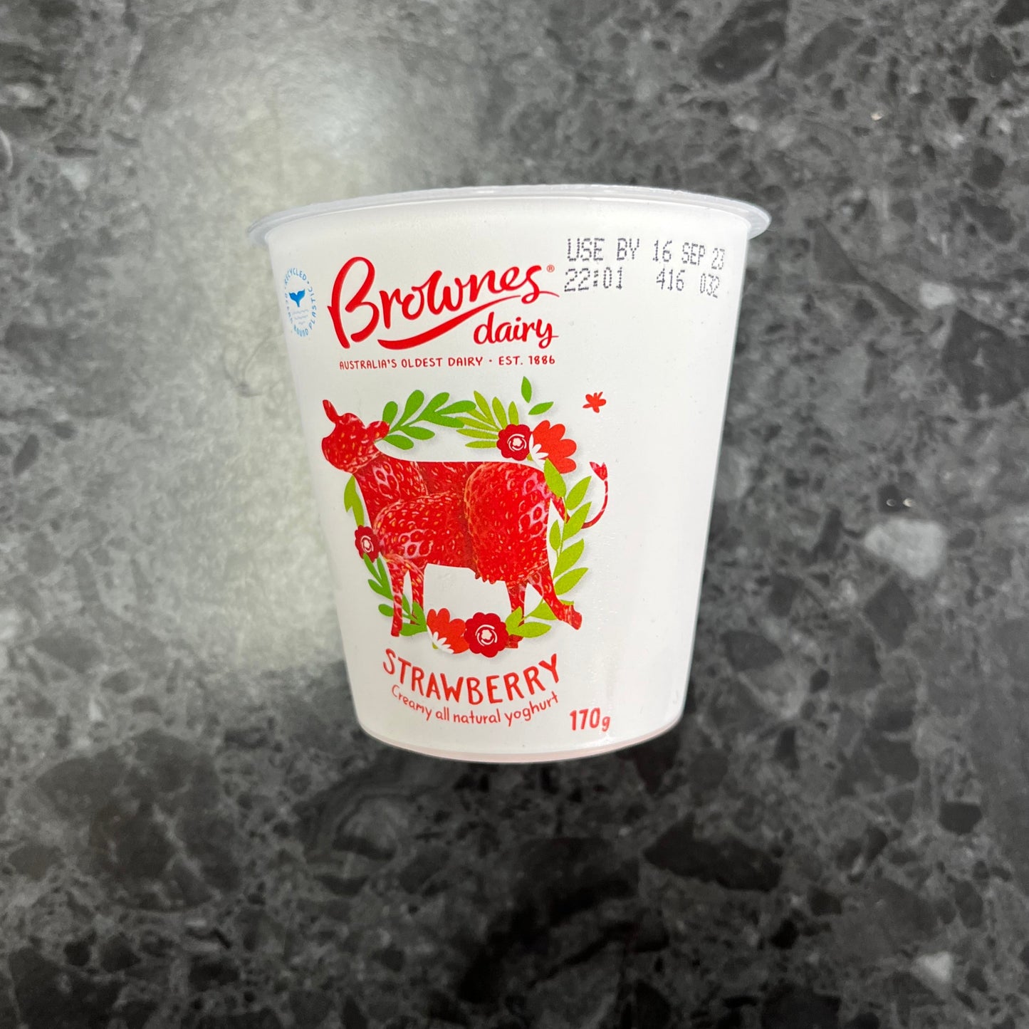 Brownes Dairy Strawberry Yoghurt 170g