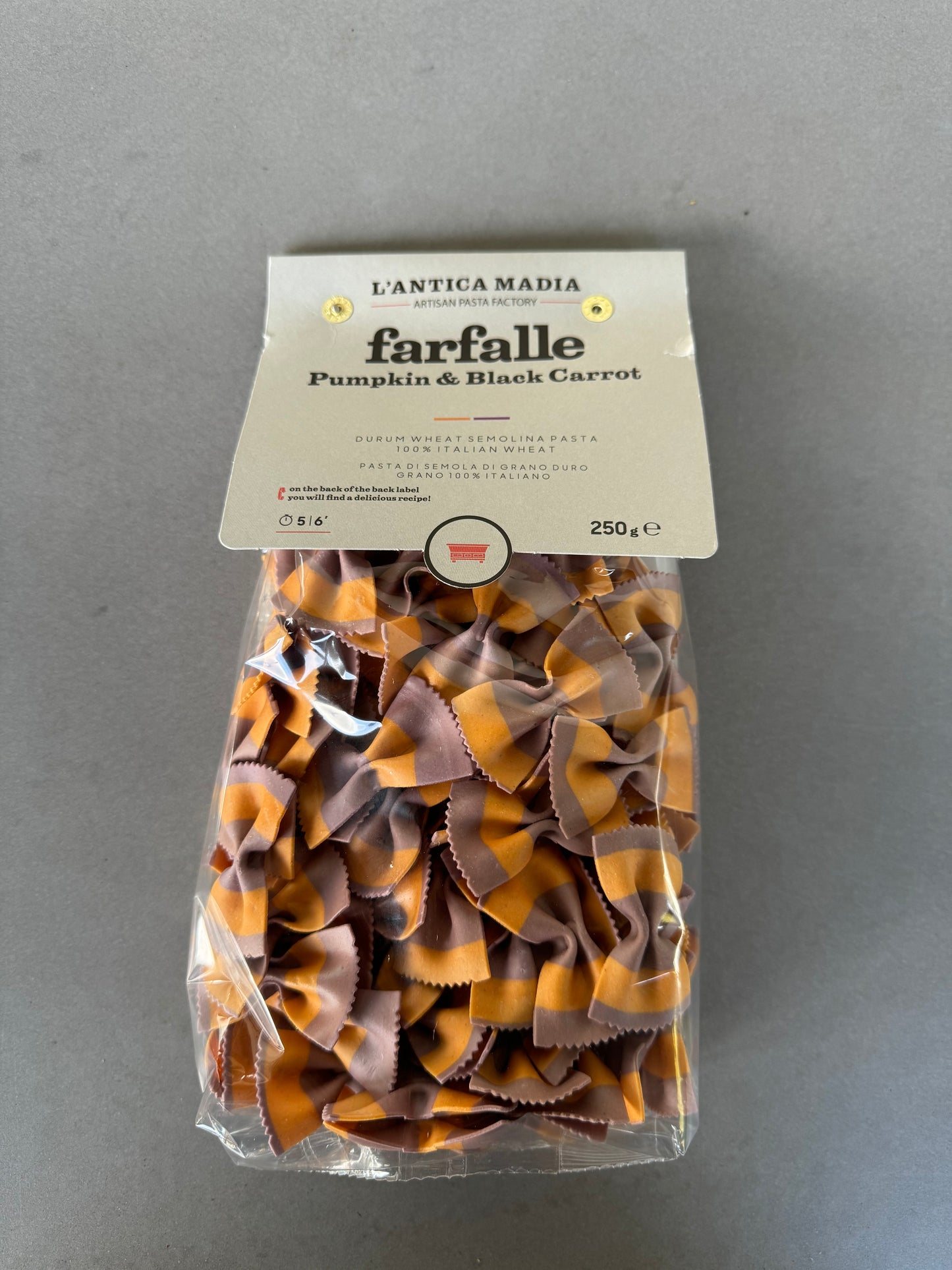 L’Antica Madia Farfalle Black Carrots & Pumpkin 250g